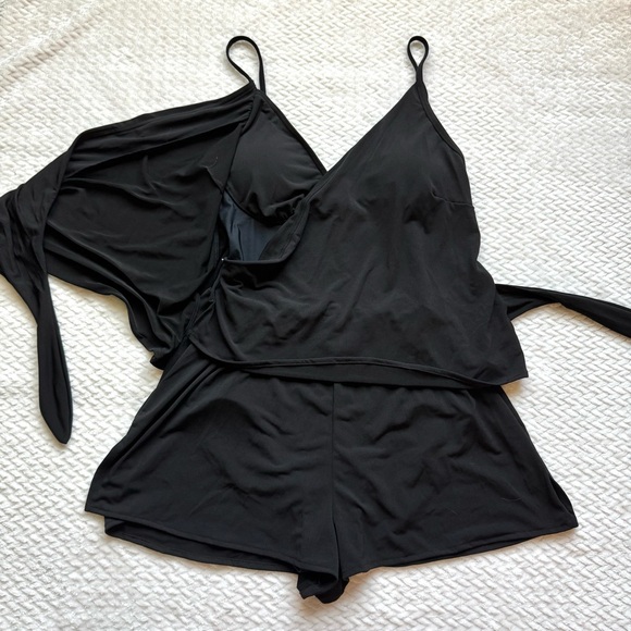Coco Reef Contours Chroma One Piece Swimsuit Romper 8 Black Wrap Smoothing NWT - Picture 7 of 15